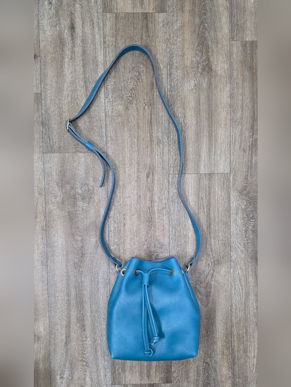 Portland Leather Blue Sky Small Bucket Crossbody Bag *NEW*